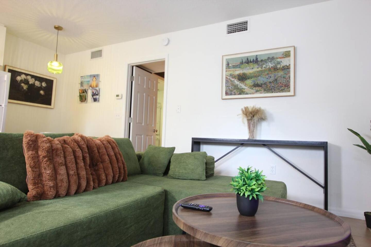 Cozy Retreat Close To Hospital Apartment Sarasota Luaran gambar